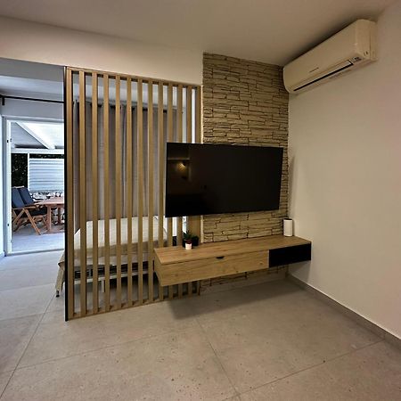 Studio Apartments Lace Novalja Exterior photo