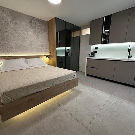 Studio Apartments Lace Novalja Exterior photo
