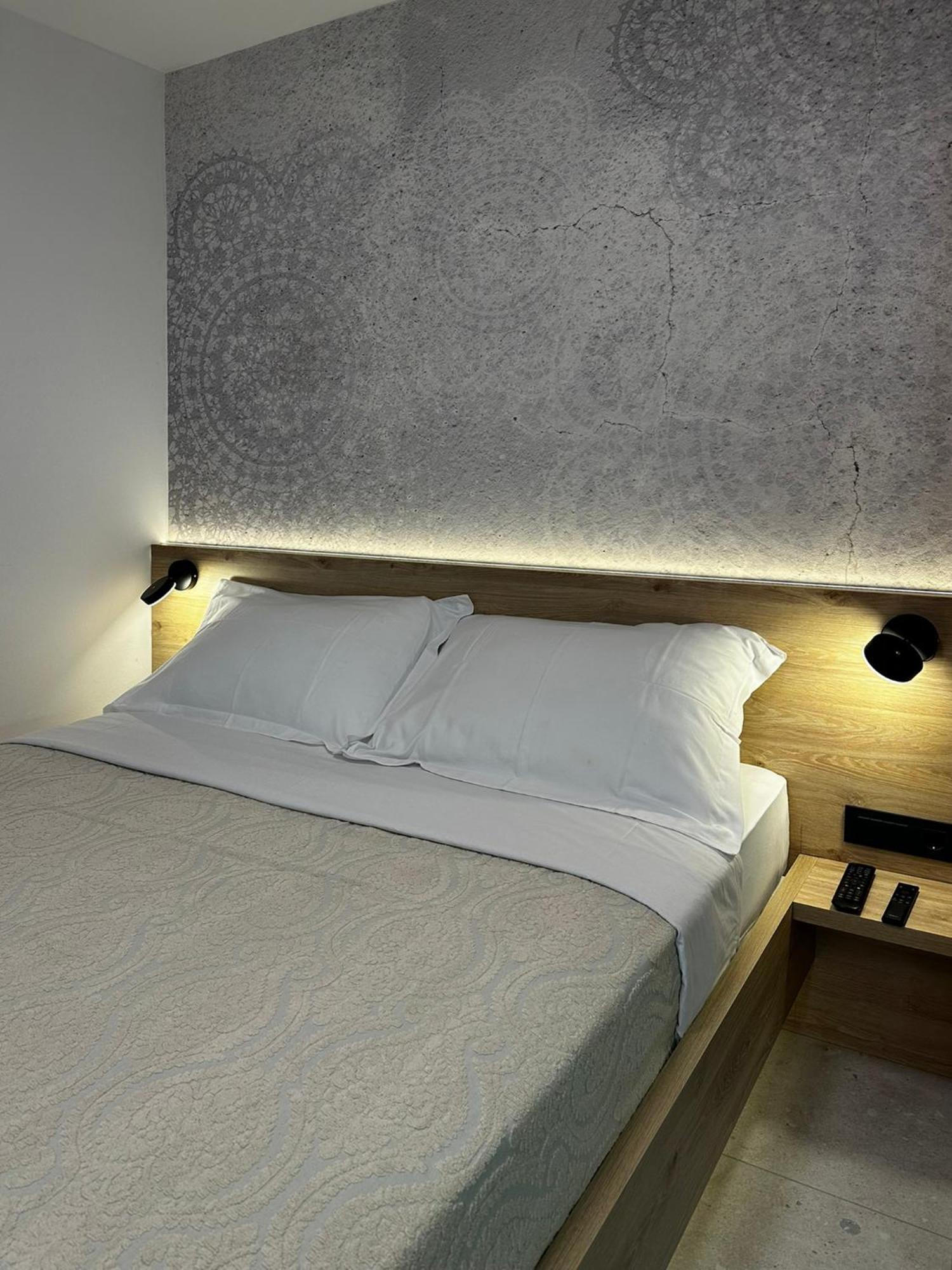 Studio Apartments Lace Novalja Exterior photo
